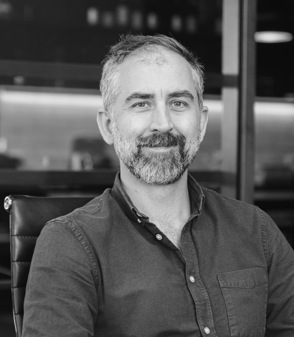 Siniša Ostojić , Senior Associate
