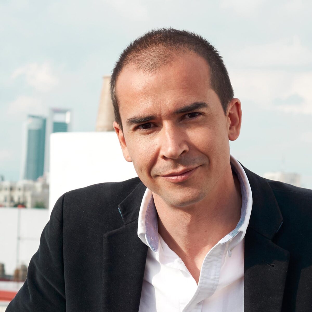 Roberto Garcia, principal and regional director